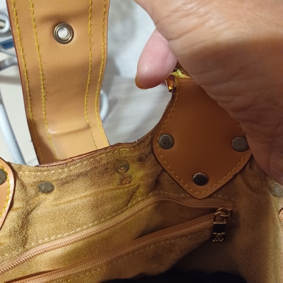 Vintage Purse - Picture 3 of 7